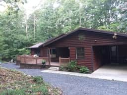 La La's Cabin Hot Tub Secluded Small Dog Friendly