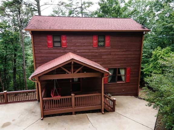 Treetop Retreat Cabin